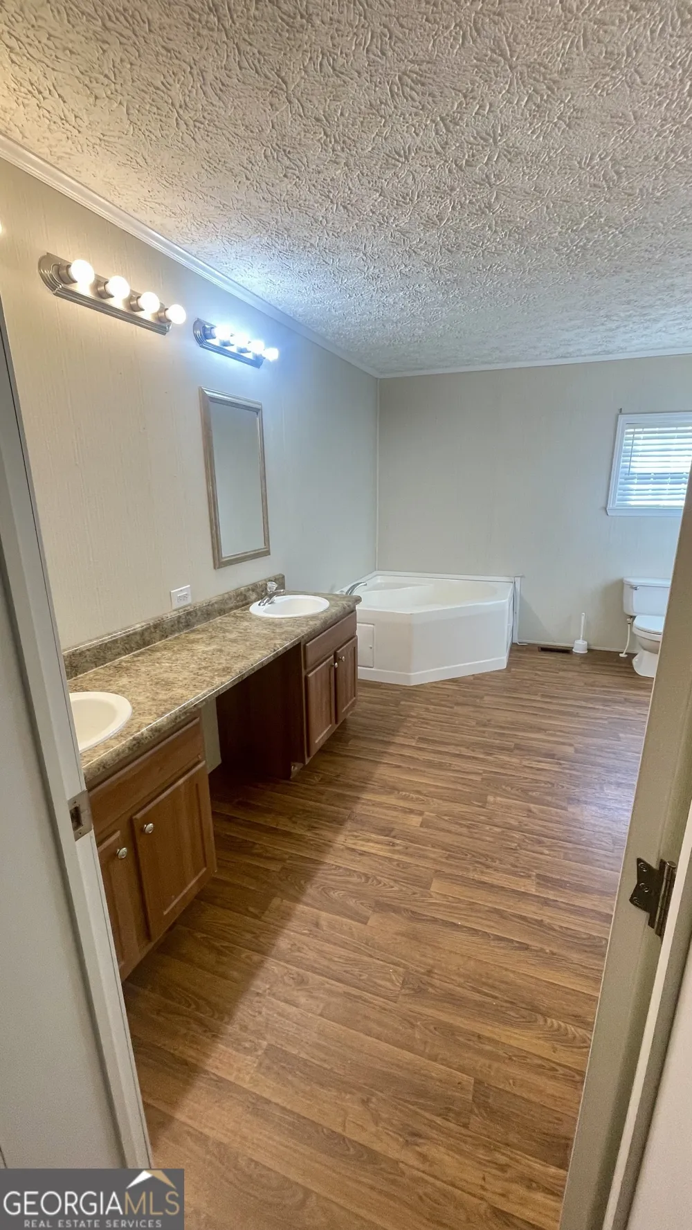 21 Ruby RD Hawkinsville, GA 31036