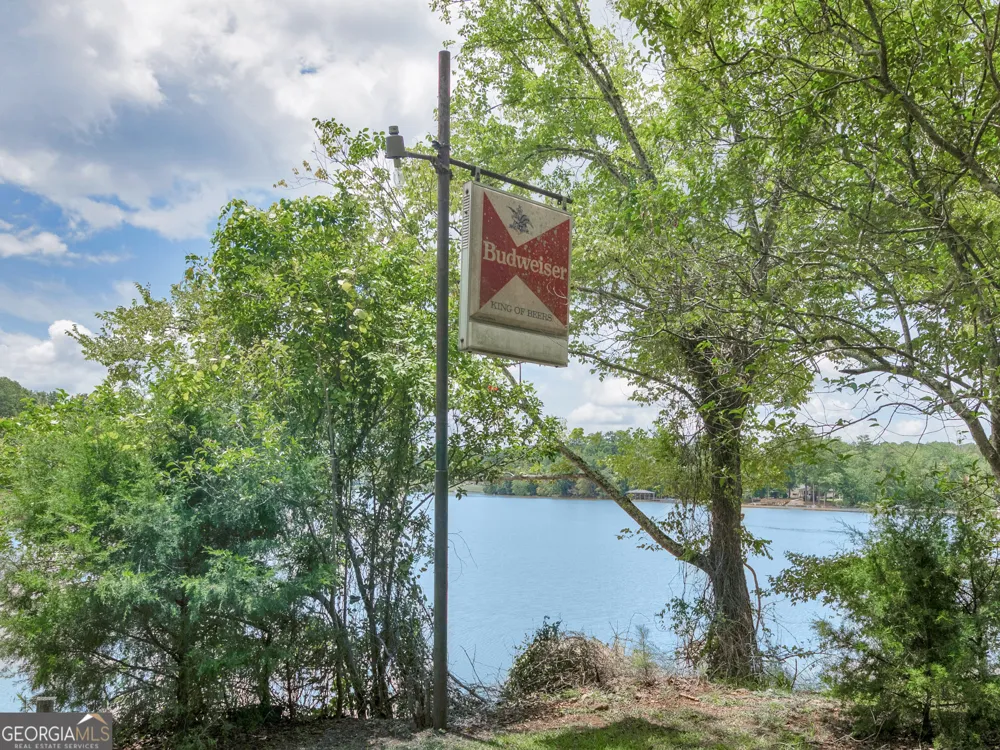 800 Rocky Point RD Covington, GA 30014