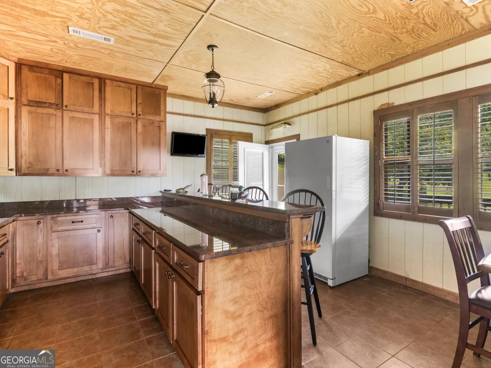 800 Rocky Point RD Covington, GA 30014