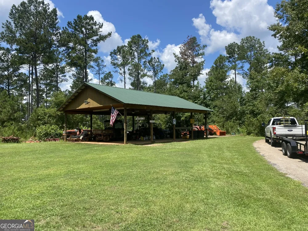 2470 Fears RD Madison, GA 30650
