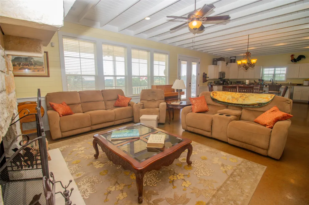 4237 County Road 330 Burnet, TX 78611