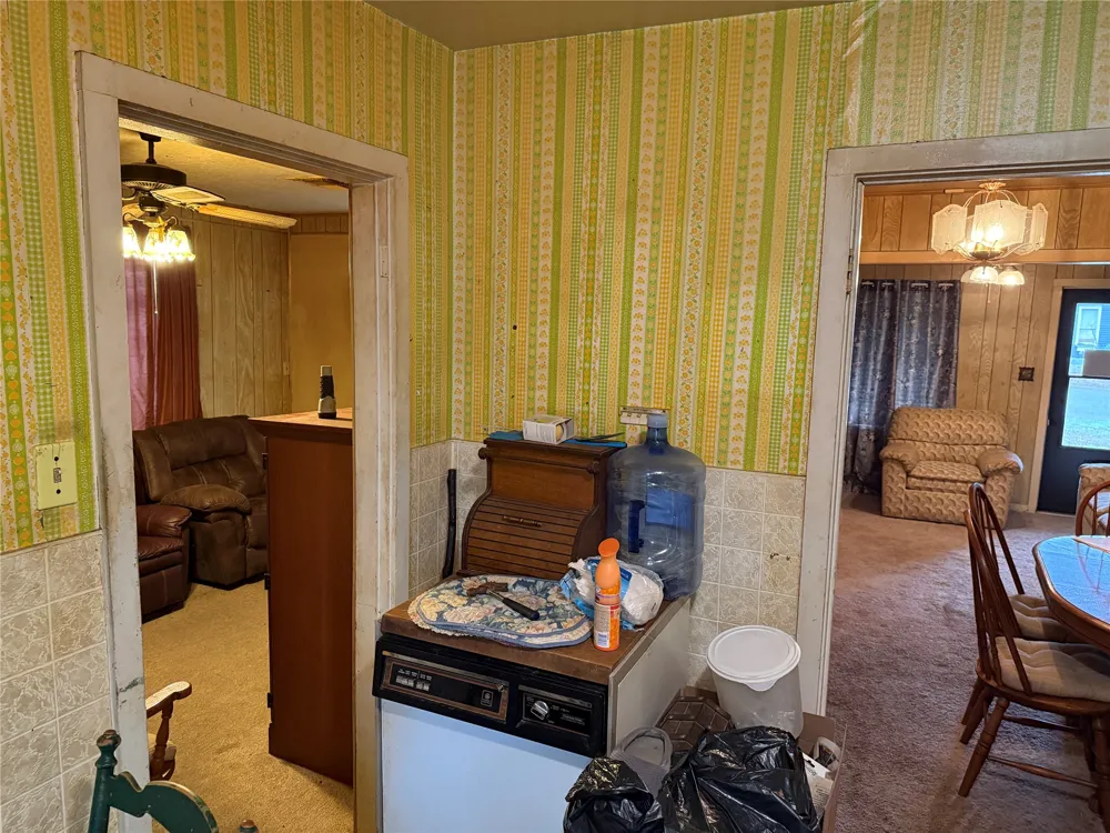 823 Ellis Street Giddings, TX 78942