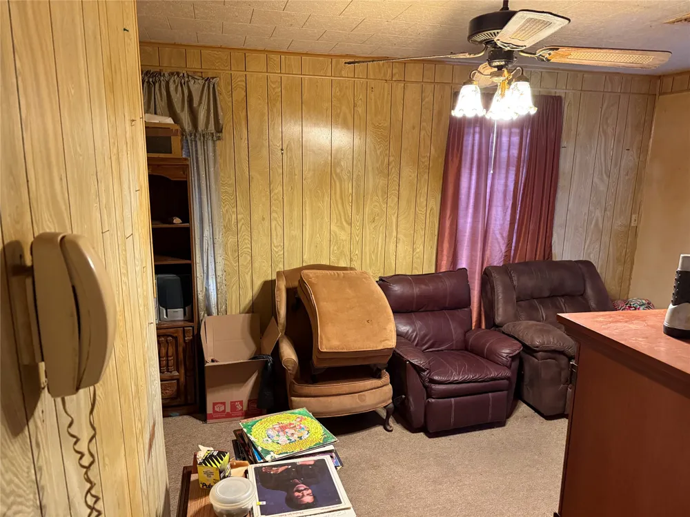 823 Ellis Street Giddings, TX 78942