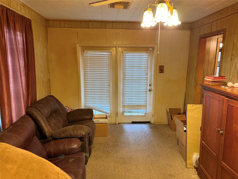823 Ellis Street Giddings, TX 78942