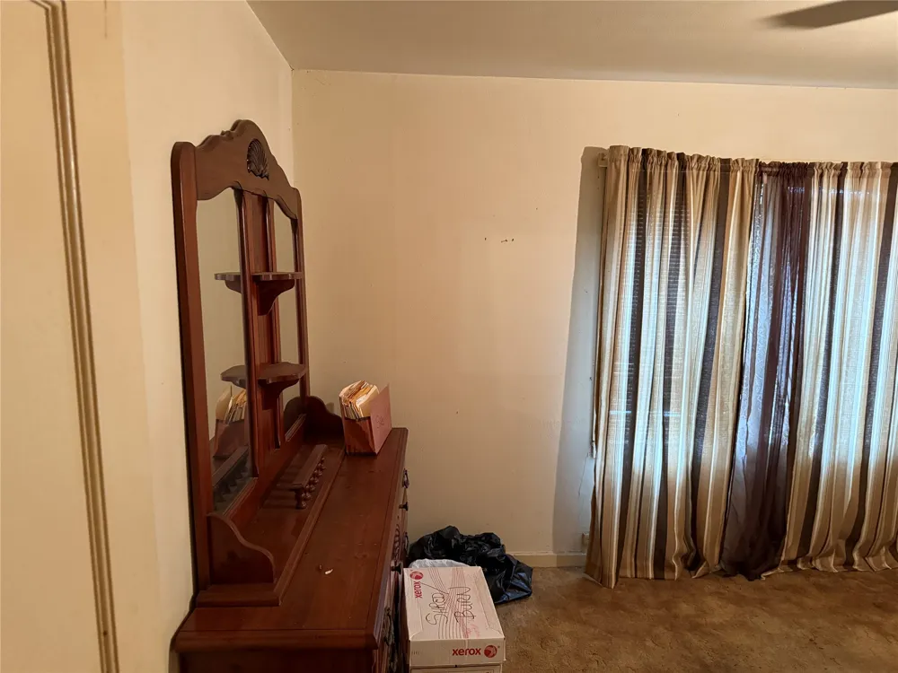 823 Ellis Street Giddings, TX 78942