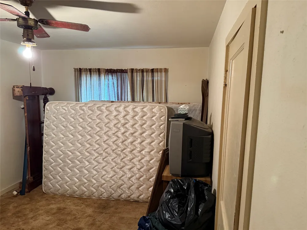 823 Ellis Street Giddings, TX 78942