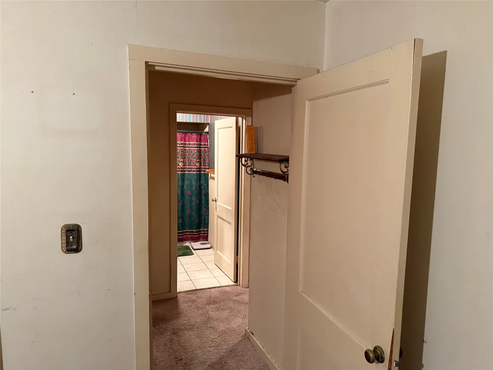 823 Ellis Street Giddings, TX 78942
