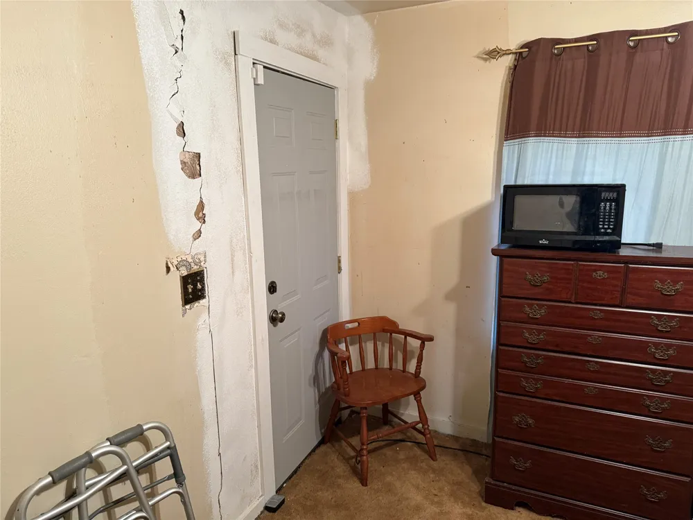 823 Ellis Street Giddings, TX 78942