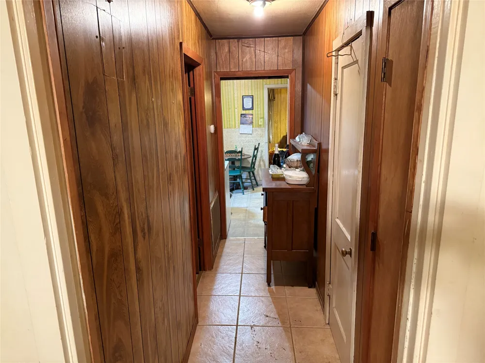 823 Ellis Street Giddings, TX 78942