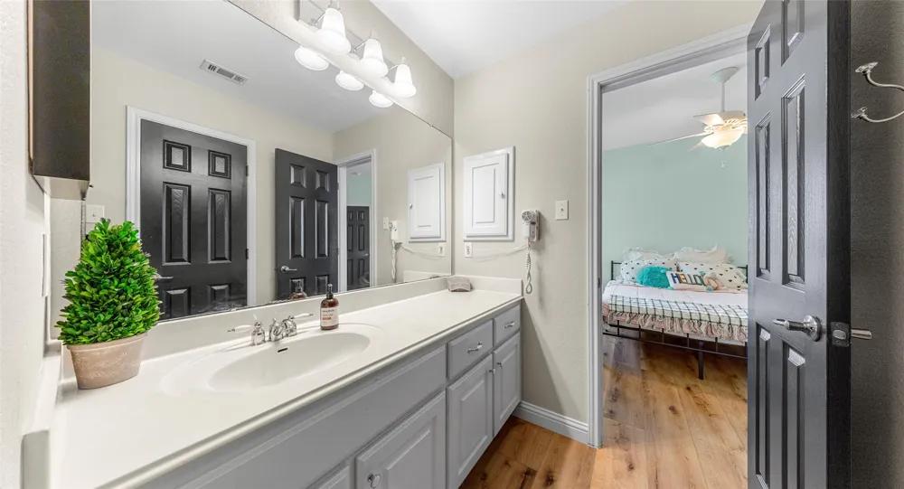 18702 Venture Drive Point Venture, TX 78645