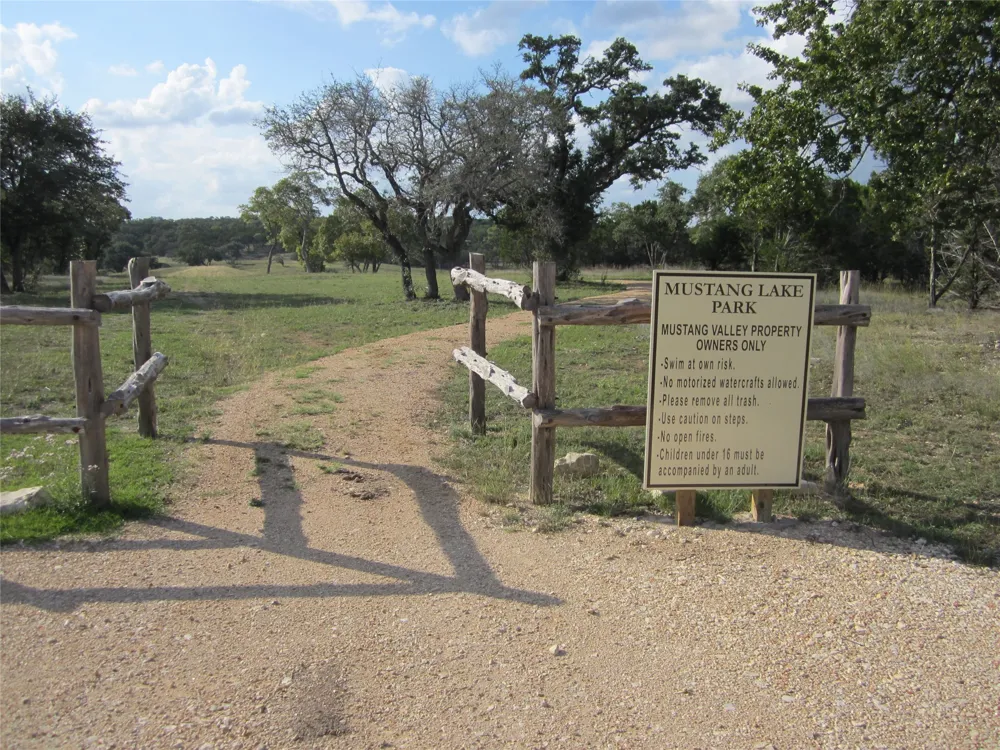 36 Mustang Valley Trail Wimberley, TX 78676