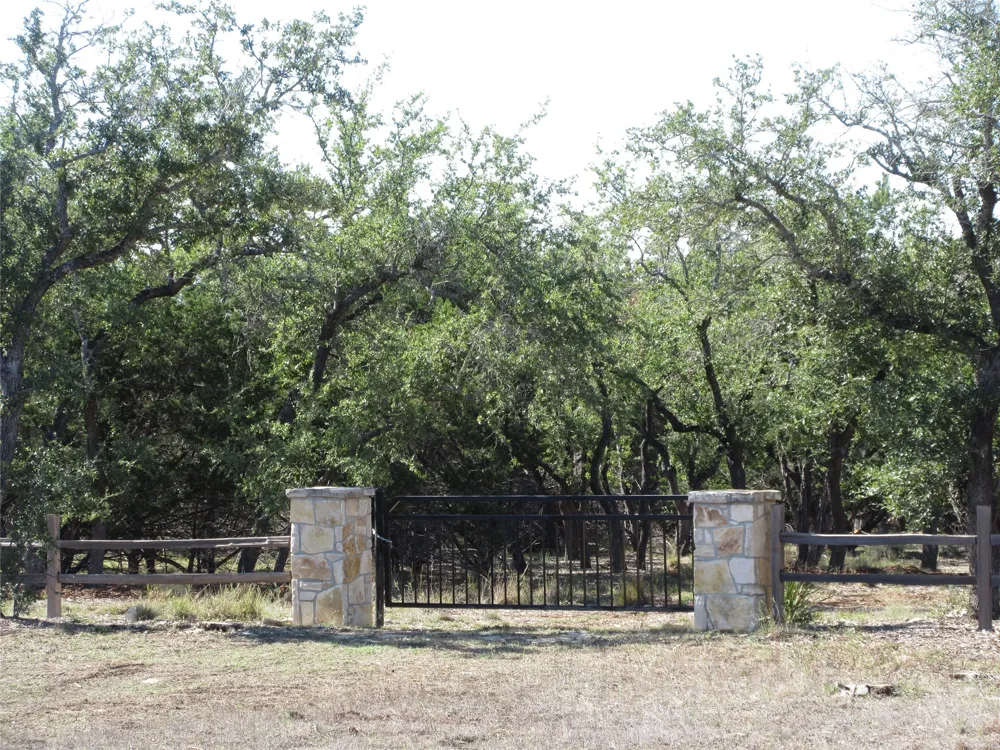 36 Mustang Valley Trail Wimberley, TX 78676