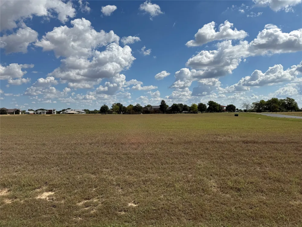 102 Ranch Estates Circle Martindale, TX 78130