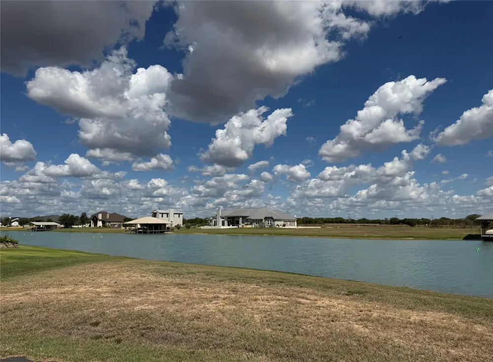 102 Ranch Estates Circle Martindale, TX 78130