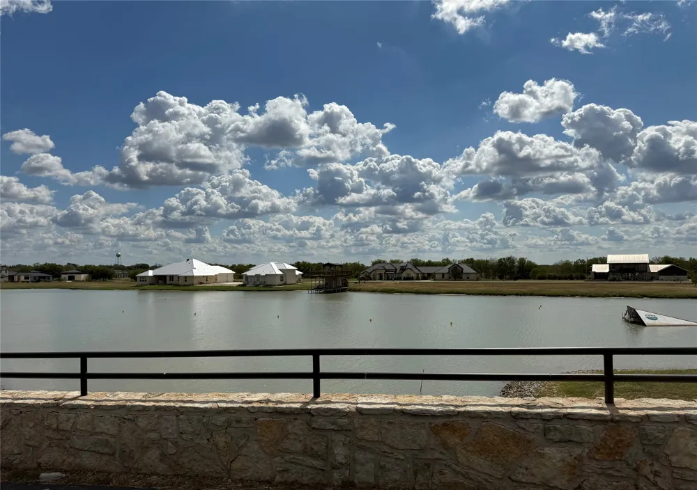 102 Ranch Estates Circle Martindale, TX 78130