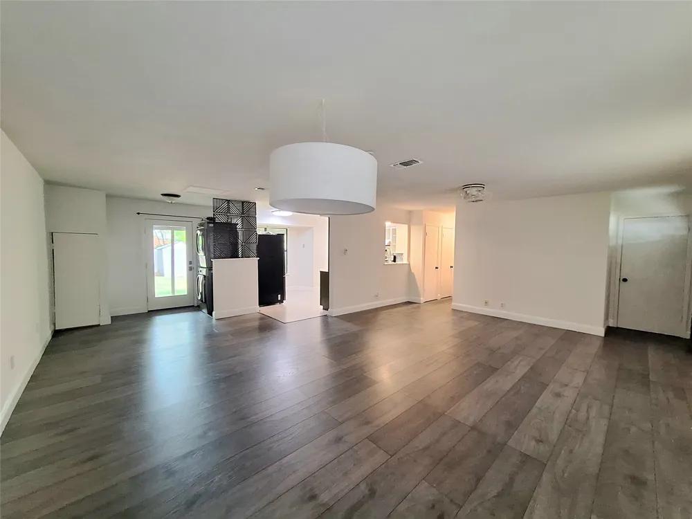 6001 Leisure Run Road Austin, TX 78745