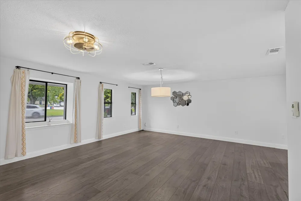 6001 Leisure Run Road Austin, TX 78745