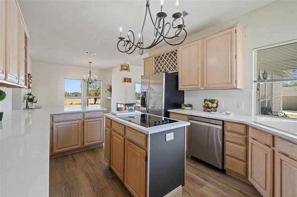 80 Family Circle Hutto, TX 78634