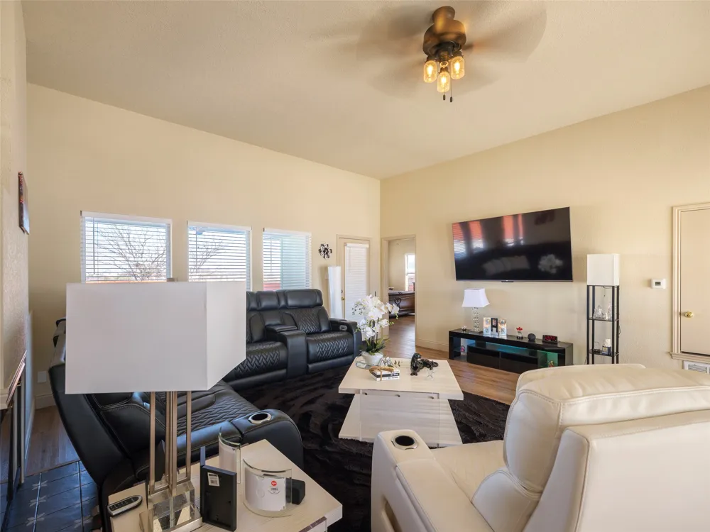 80 Family Circle Hutto, TX 78634