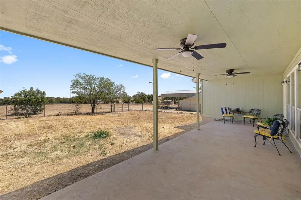 80 Family Circle Hutto, TX 78634