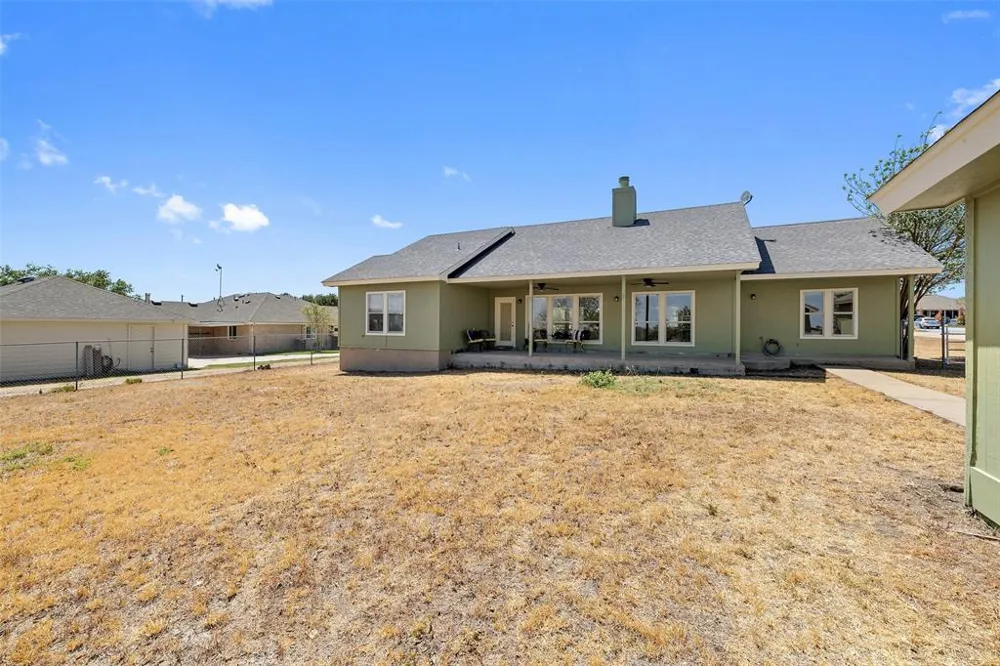 80 Family Circle Hutto, TX 78634