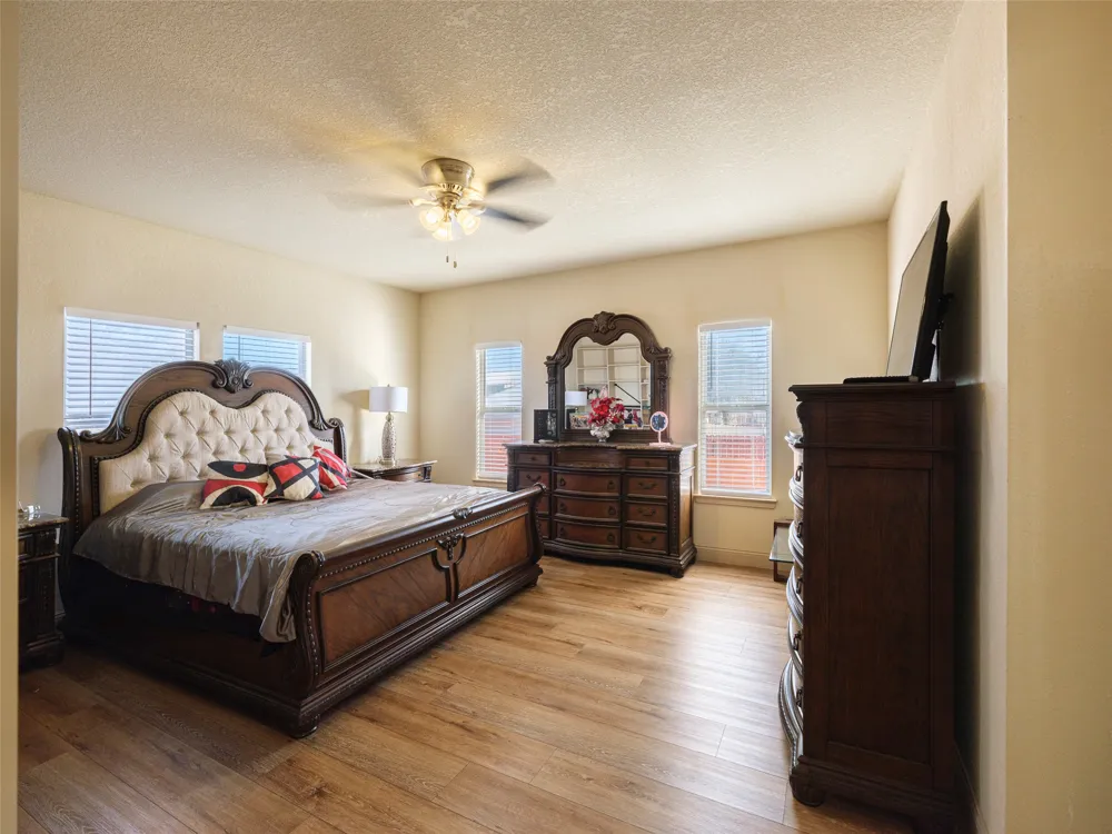 80 Family Circle Hutto, TX 78634