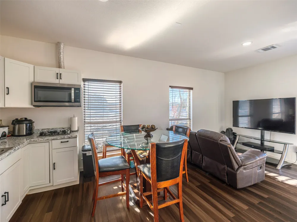 80 Family Circle Hutto, TX 78634