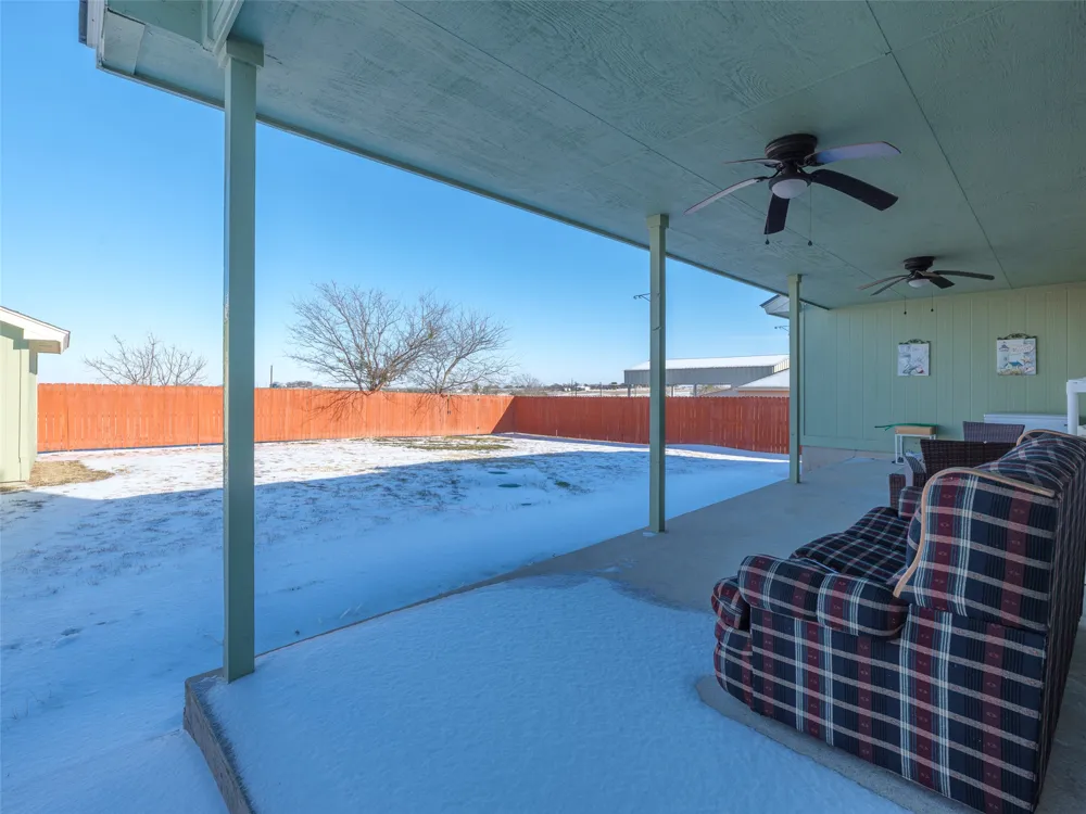 80 Family Circle Hutto, TX 78634