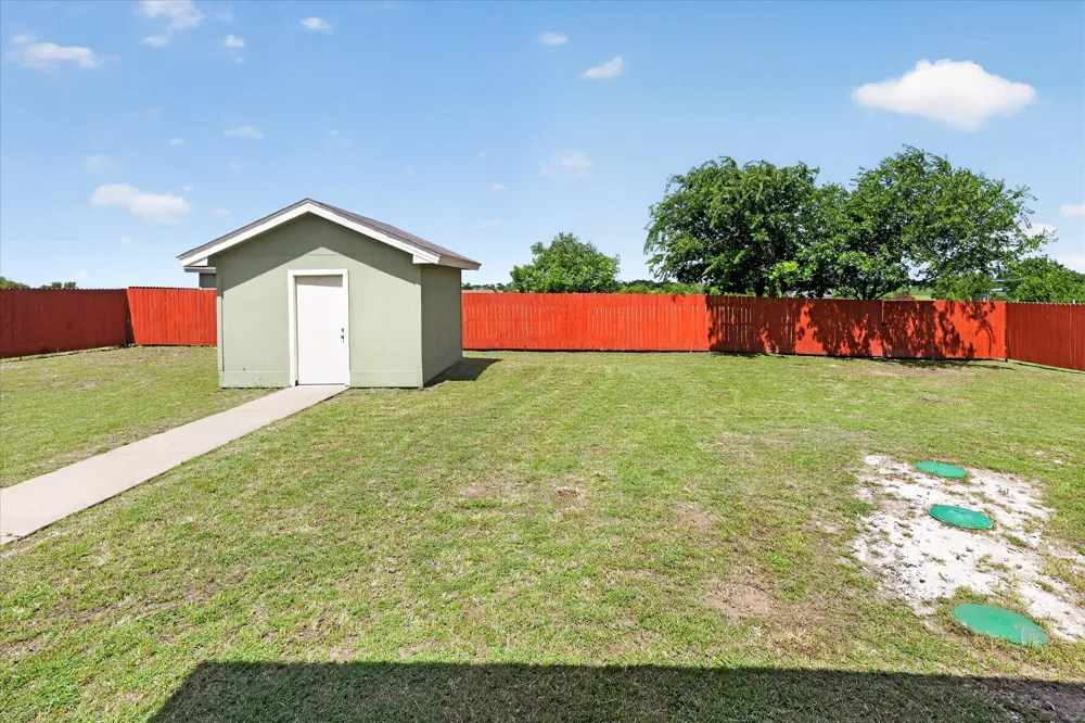 80 Family Circle Hutto, TX 78634