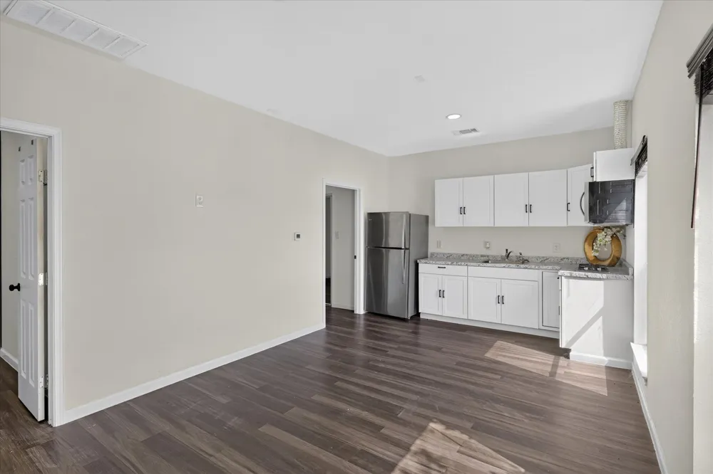 80 Family Circle Hutto, TX 78634