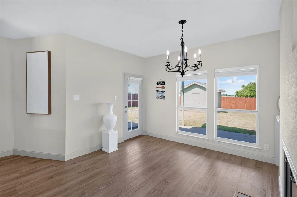 80 Family Circle Hutto, TX 78634