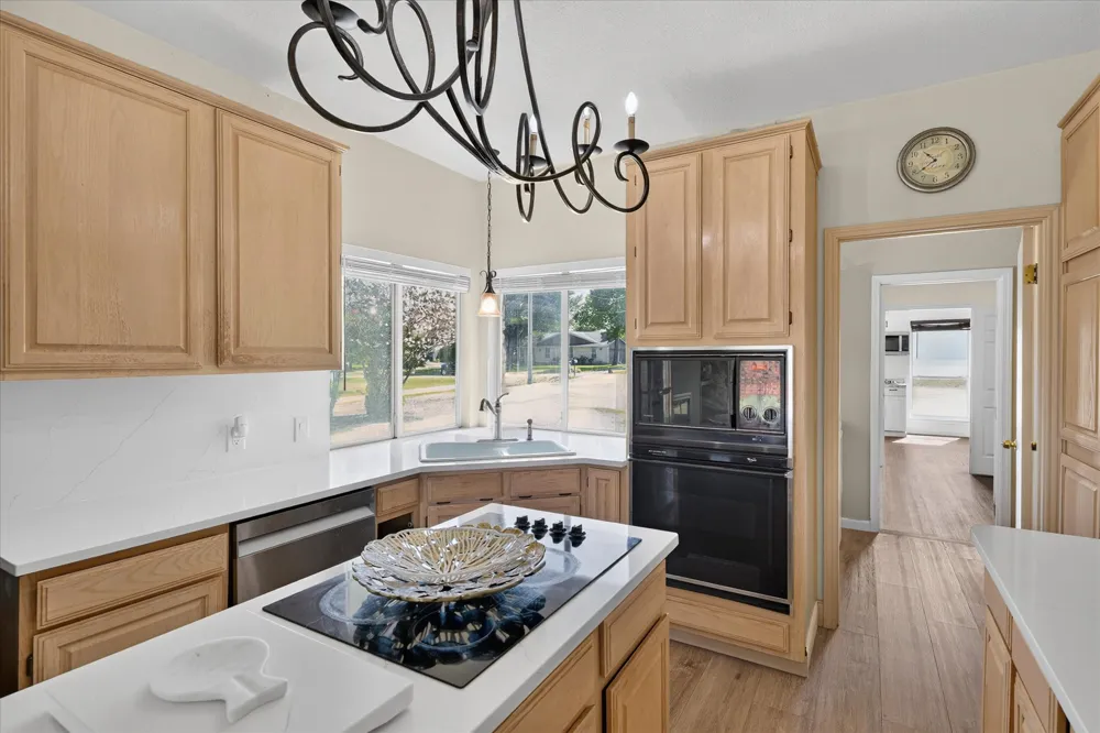 80 Family Circle Hutto, TX 78634