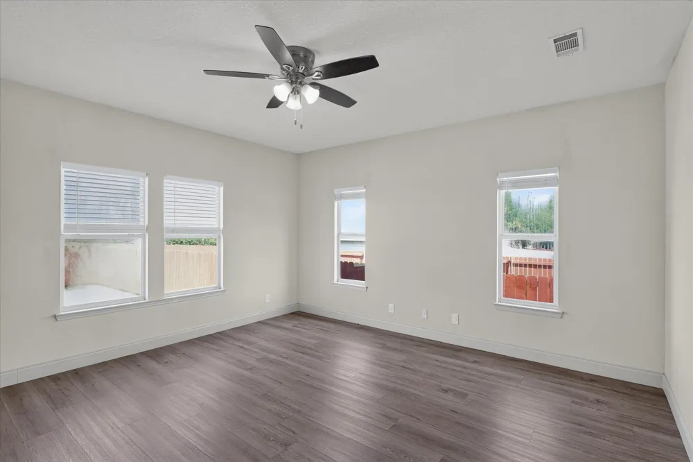 80 Family Circle Hutto, TX 78634