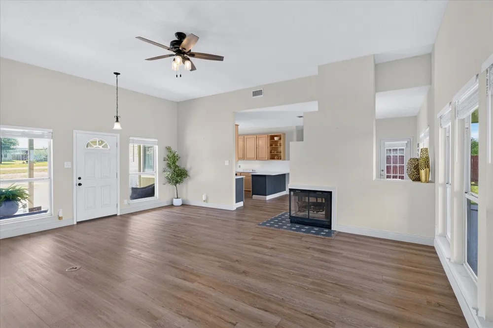 80 Family Circle Hutto, TX 78634