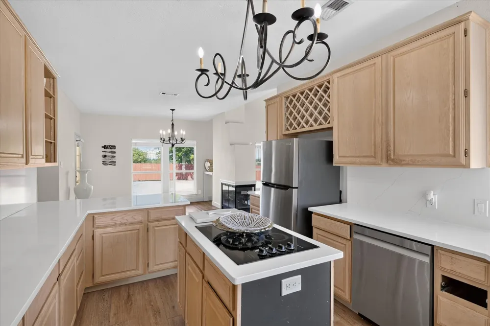 80 Family Circle Hutto, TX 78634