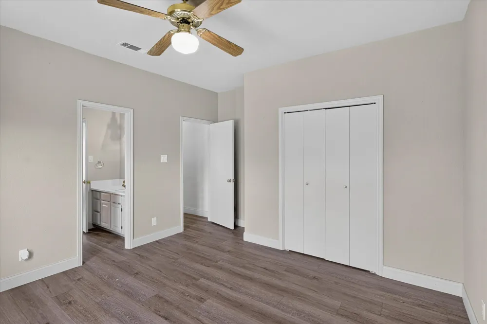 80 Family Circle Hutto, TX 78634