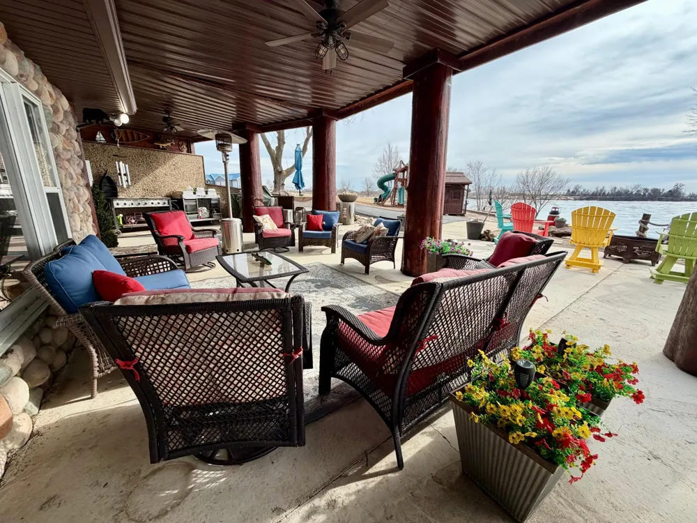 11 Lime Lake Drive Avoca, MN 56114