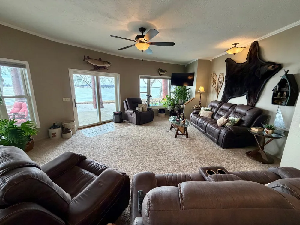 11 Lime Lake Drive Avoca, MN 56114
