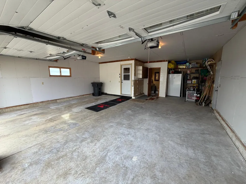 11 Lime Lake Drive Avoca, MN 56114