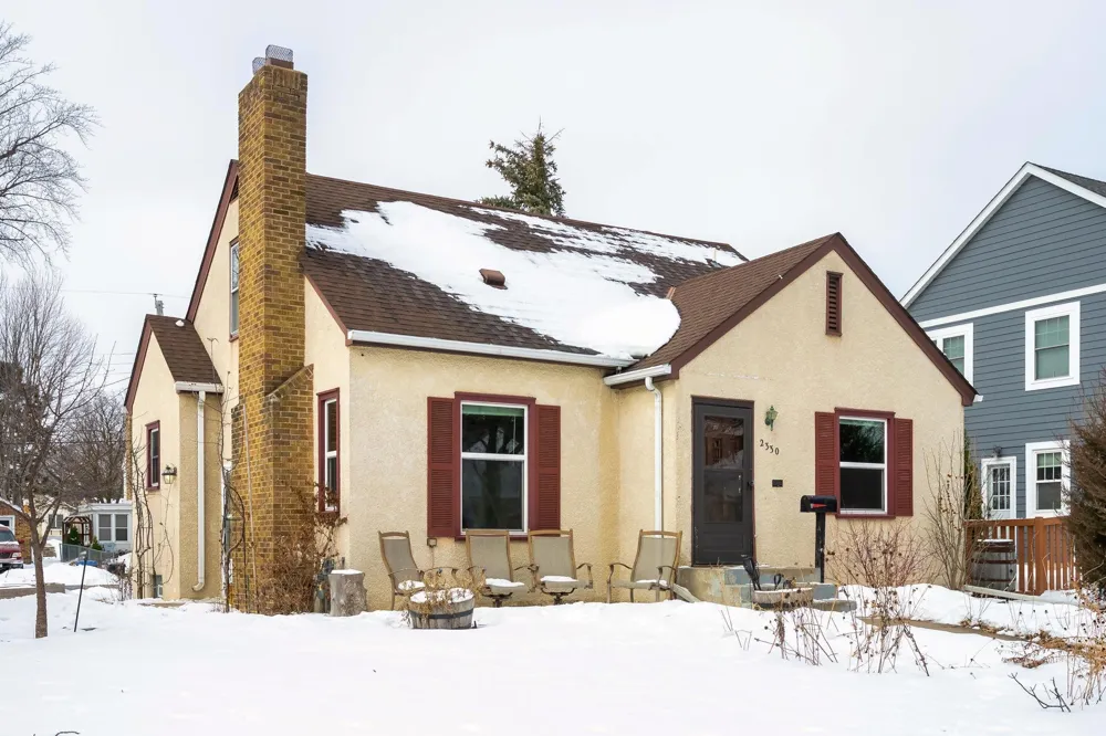 2330 Roosevelt Street NE