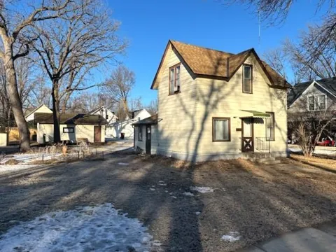 305 S 8th Street