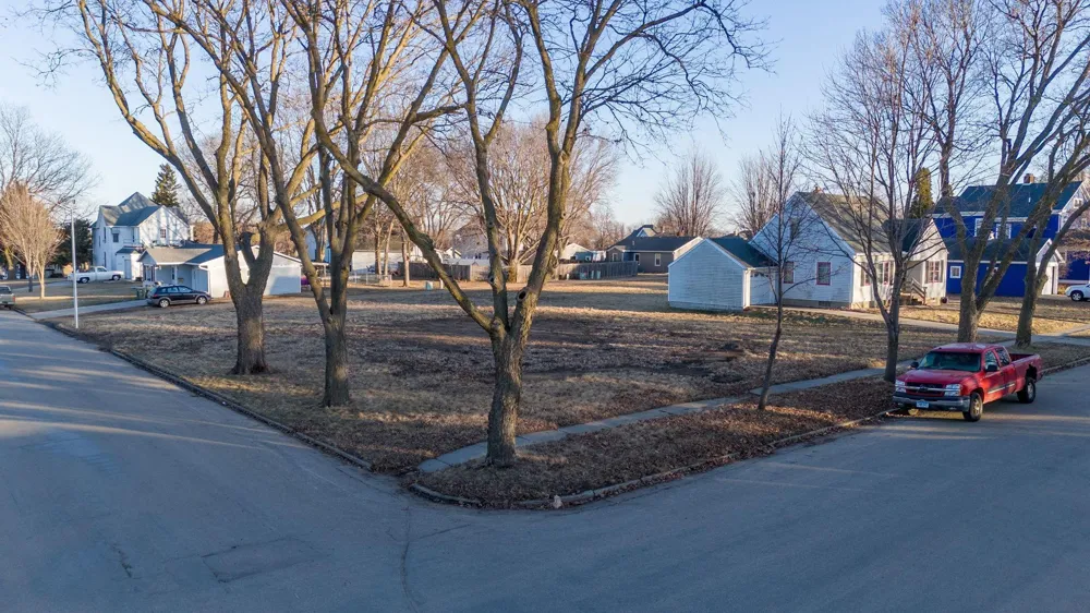 518 NE Park Street Luverne, MN 56156