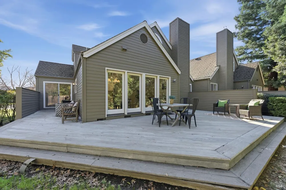 1530 Voorhees Circle St. Helena, CA 94574