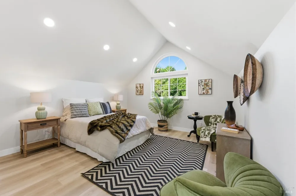 1530 Voorhees Circle St. Helena, CA 94574