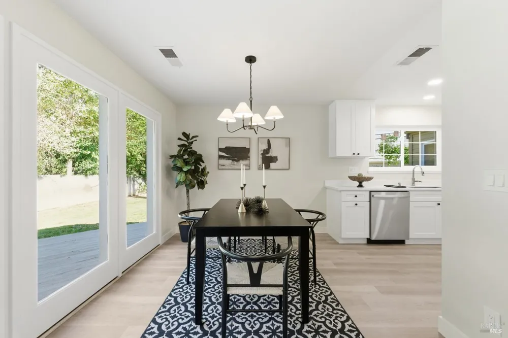 1530 Voorhees Circle St. Helena, CA 94574
