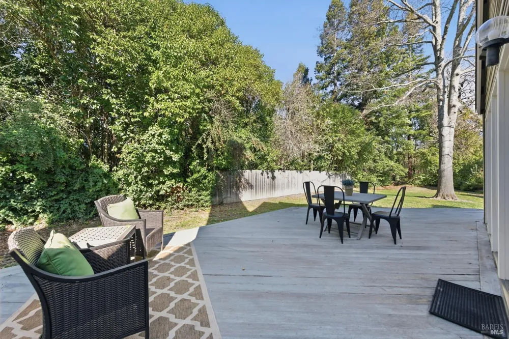 1530 Voorhees Circle St. Helena, CA 94574