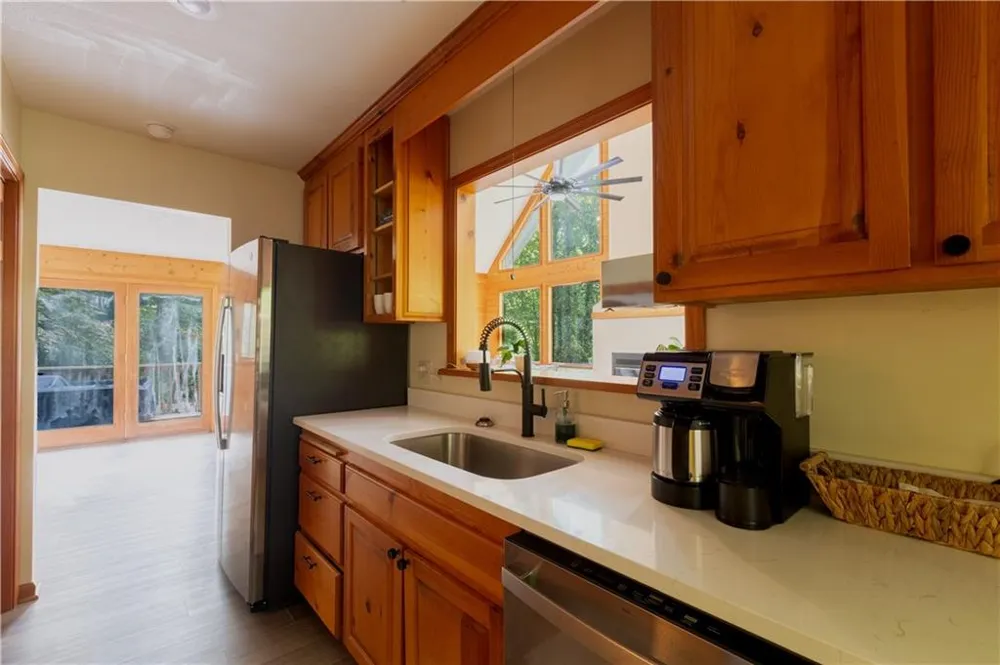 258 Ber Weg Helen, GA 30545