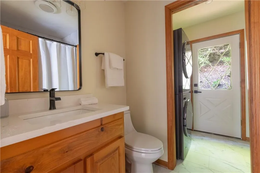 258 Ber Weg Helen, GA 30545