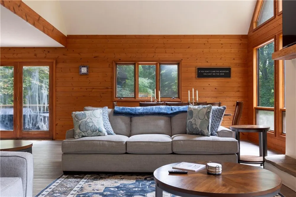 258 Ber Weg Helen, GA 30545