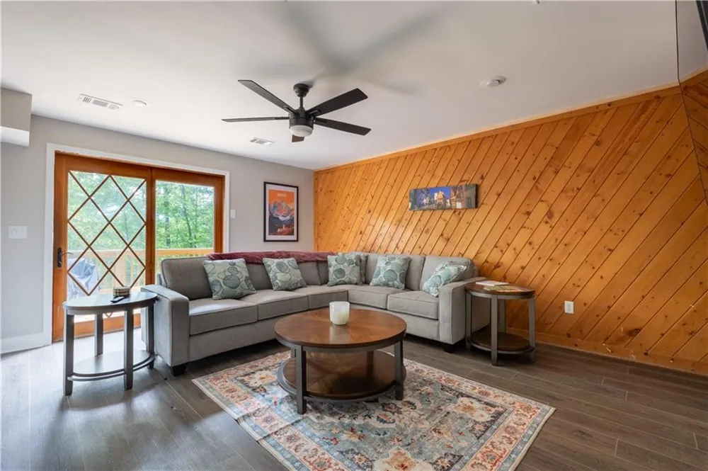 258 Ber Weg Helen, GA 30545